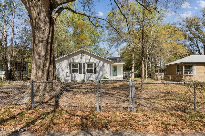 5049 Attleboro St, Jacksonville, FL 32205