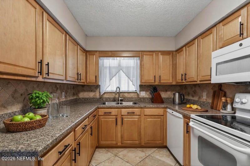 506 Clubhouse Ct, Jacksonville, FL 32256