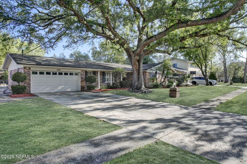 5087 Somersby Rd, Jacksonville, FL 32217
