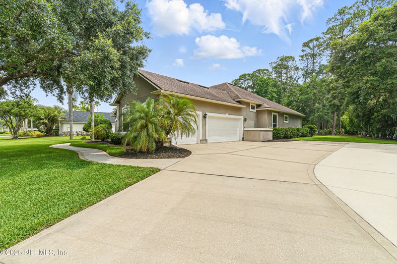 516 S Bridge Creek Dr, St Johns, FL 32259