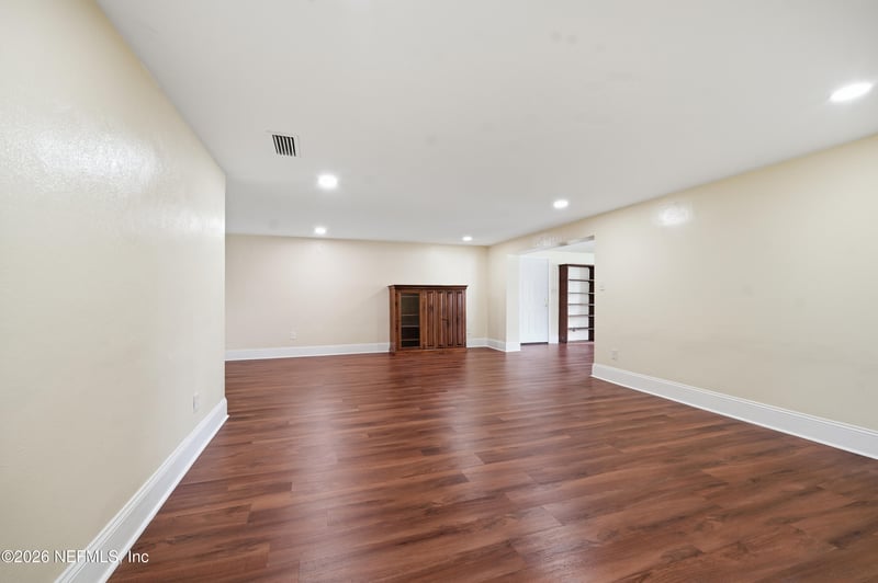 5162 Spring Glen Rd, Jacksonville, FL 32207