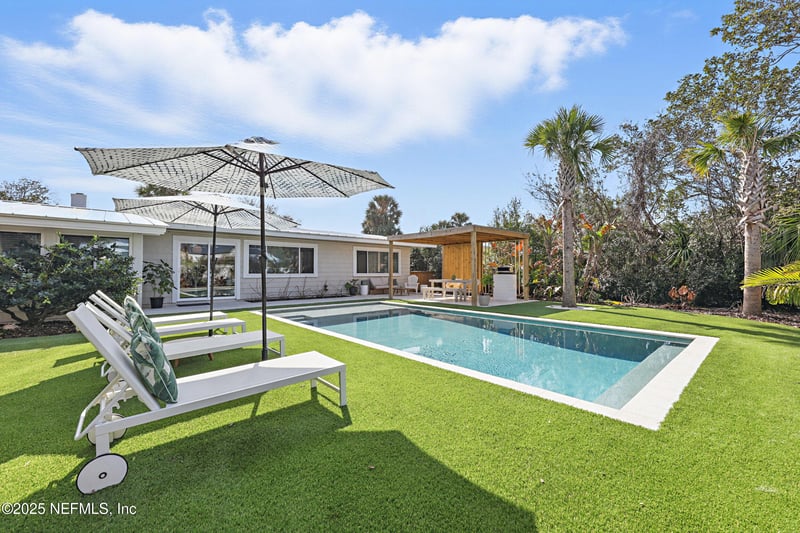 520 Bowles St, Neptune Beach, FL 32266