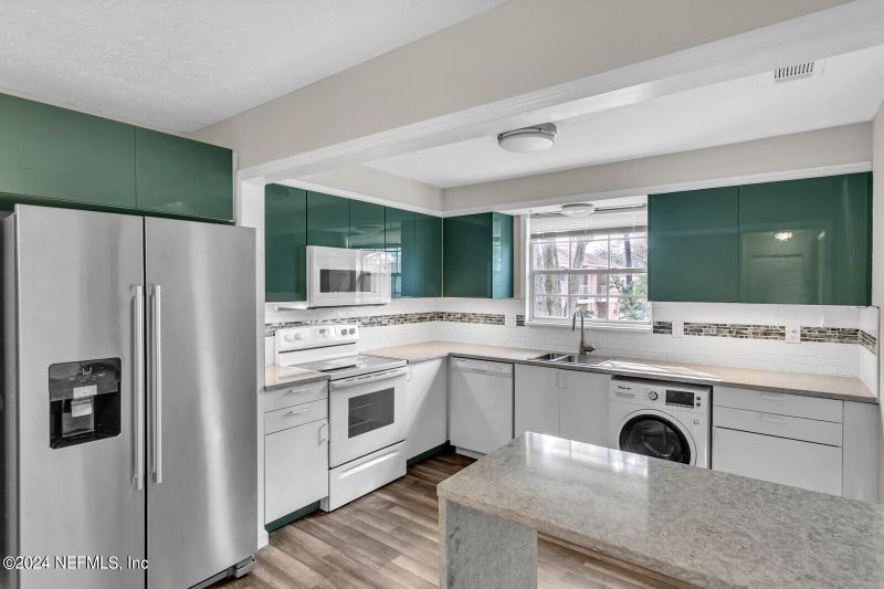 5201 Atlantic Blvd #166, Jacksonville, FL 32207