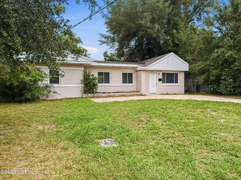 5207 Janice Cir S, Jacksonville, FL 32210