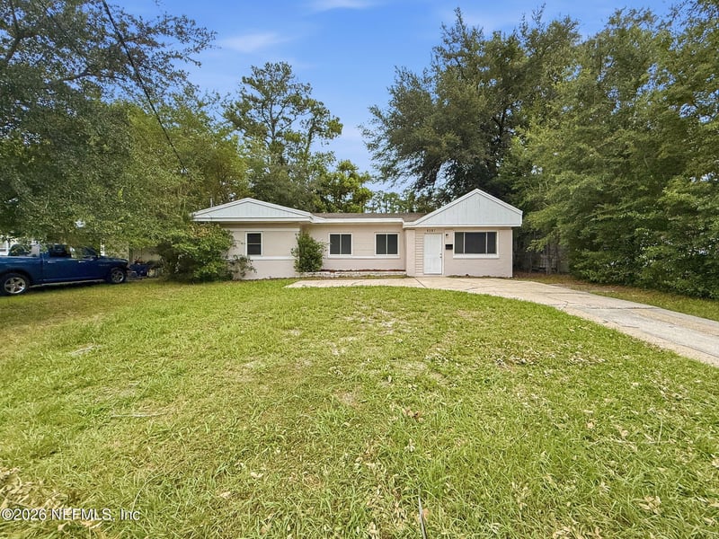 5207 Janice Cir S, Jacksonville, FL 32210