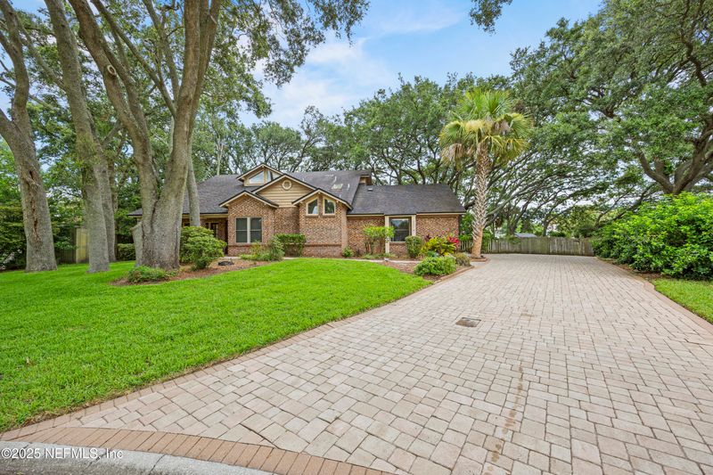 521 Birch Ct, Neptune Beach, FL 32266