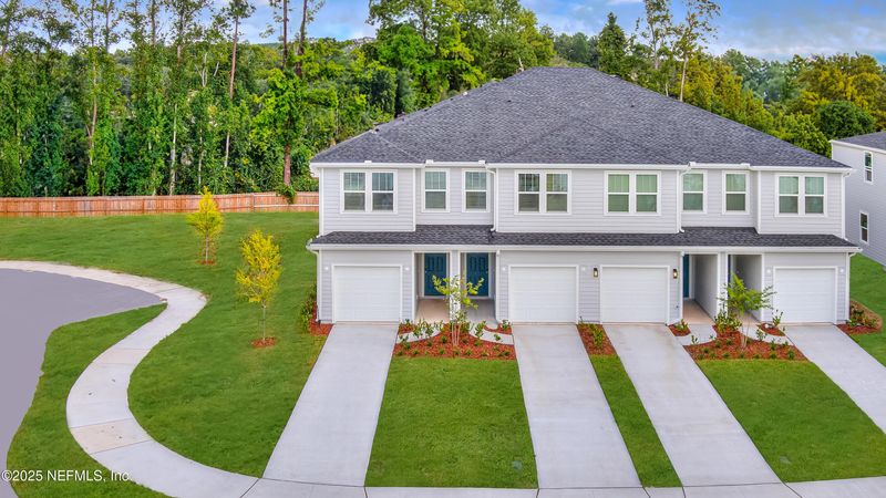 522 Holly Lakes Dr, Orange Park, FL 32073