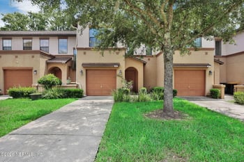5223 Brighton Park Ln, Jacksonville, FL 32210