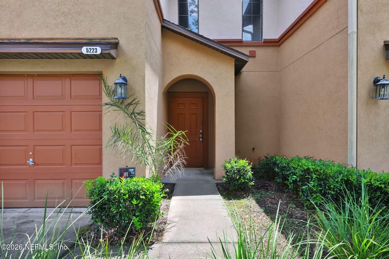 5223 Brighton Park Ln, Jacksonville, FL 32210
