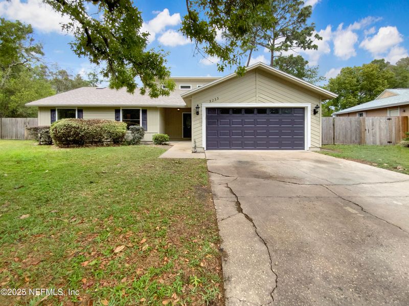 5233 Tree Way Ln, Jacksonville, FL 32258