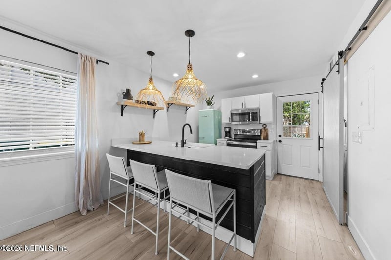 525 6th Ave S, Jacksonville Beach, FL 32250