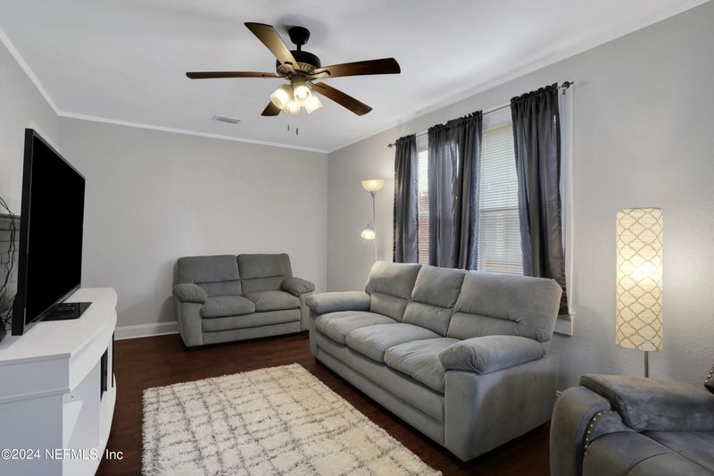 525 W 49th St, Jacksonville, FL 32208