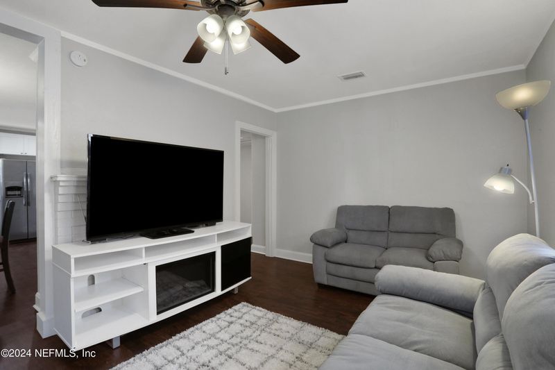 525 W 49th St, Jacksonville, FL 32208