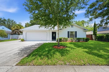 5261 Hoof Print Dr N, Jacksonville, FL 32257