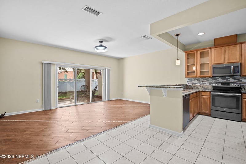 529 Sunstone Ct, Orange Park, FL 32065