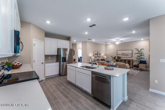 530 Avalon Woods Ln, Jacksonville, FL 32218