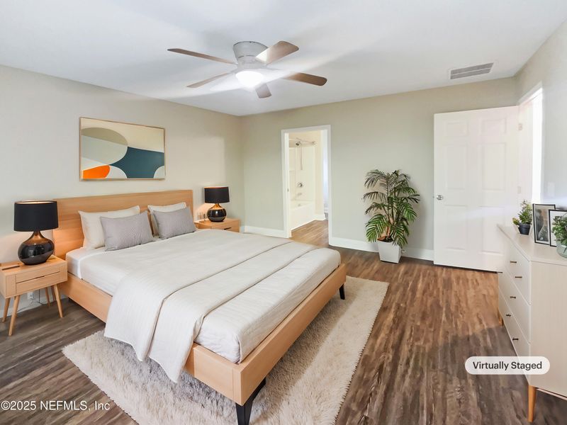 5301 Oak Trail Ln, Jacksonville, FL 32209