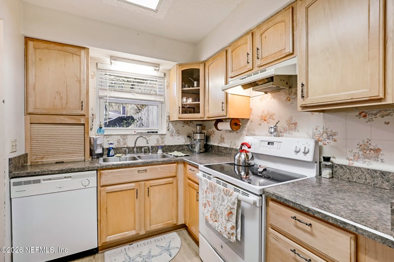 531 Loring Ave, Orange Park, FL 32073