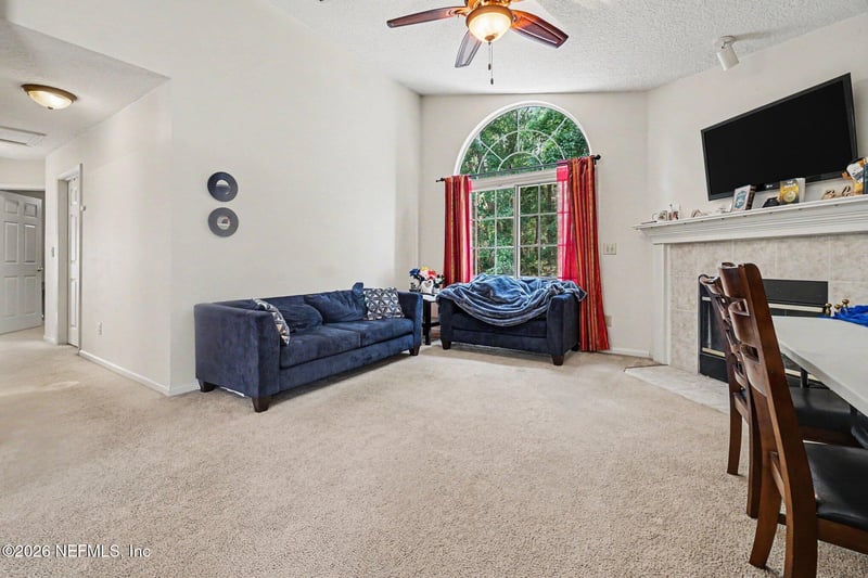 5325 Lake Gardens Ln, Jacksonville, FL 32258