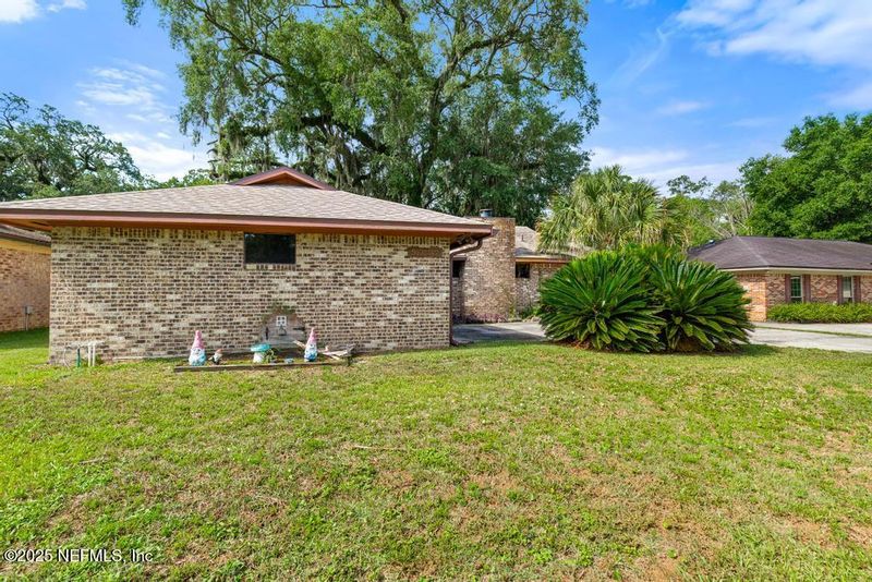 5342 Hickson Rd, Jacksonville, FL 32207