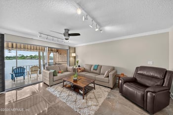 5375 Ortega Farms Blvd #102, Jacksonville, FL 32210