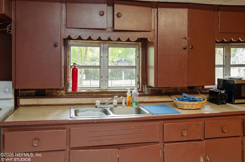 5419 Woodcrest Rd, Jacksonville, FL 32205