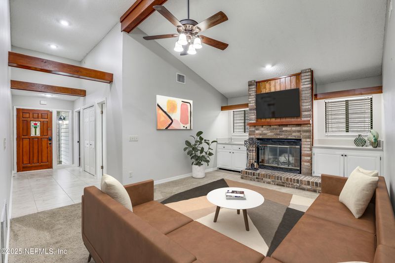 5439 Marsh Creek Dr, Jacksonville, FL 32277