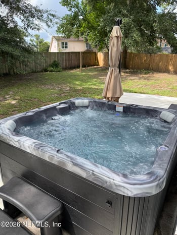 545 Oneida Ct, Jacksonville, FL 32225
