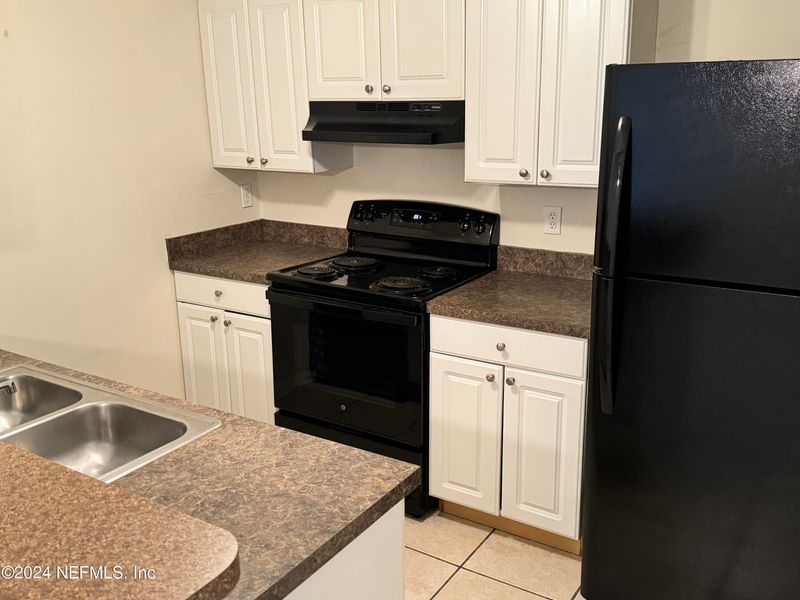 5450 Pinehaven Ct, Jacksonville, FL 32244