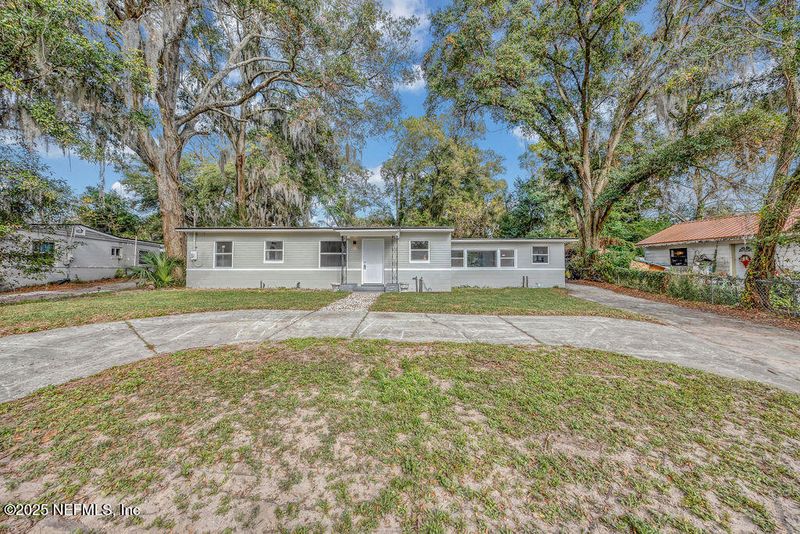 5489 Oak Forest Dr, Jacksonville, FL 32211