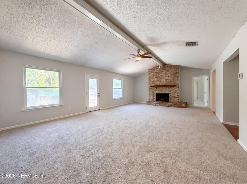 550 Remington Forest Dr, St Johns, FL 32259