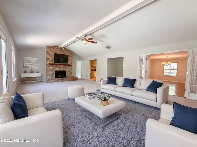550 Remington Forest Dr, St Johns, FL 32259