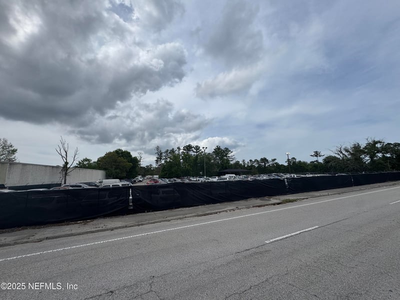 55155517 Shad Rd, Jacksonville, FL 32257
