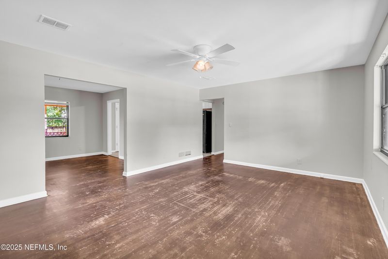 5519 Primrose Ln, Jacksonville, FL 32277