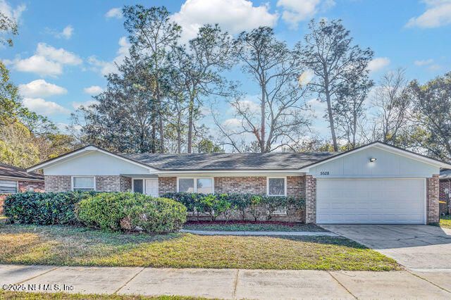 5528 Lofty Pines Cir S, Jacksonville, FL 32210