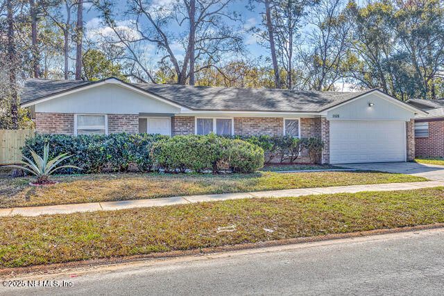 5528 Lofty Pines Cir S, Jacksonville, FL 32210