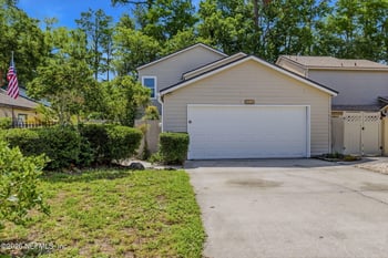 5534 Mariners Cove Dr, Jacksonville, FL 32210