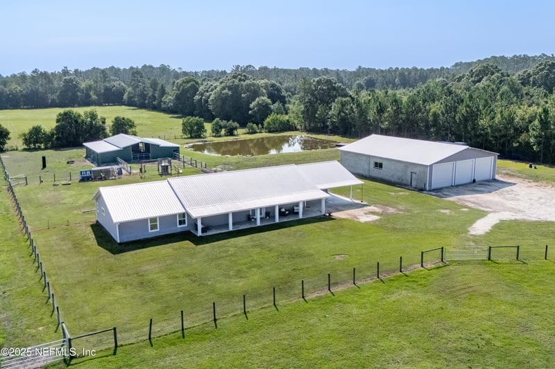 5551 NW 203rd St, Starke, FL 32091