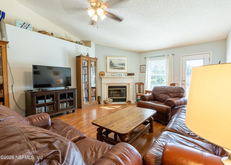 556 Whitfield Rd, Jacksonville, FL 32221