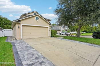 558 Roserush Ln, Jacksonville, FL 32225
