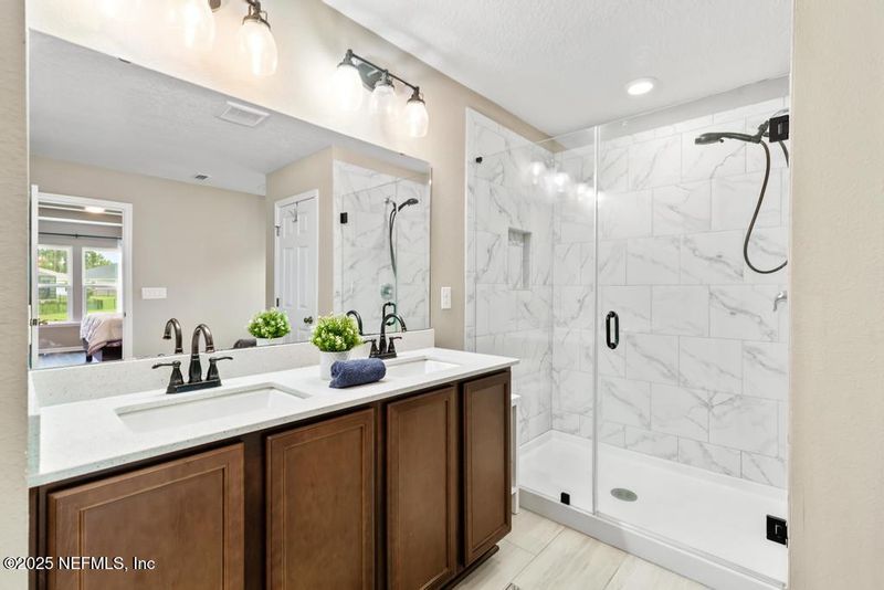 56 Old Cottage Dr, St Johns, FL 32259