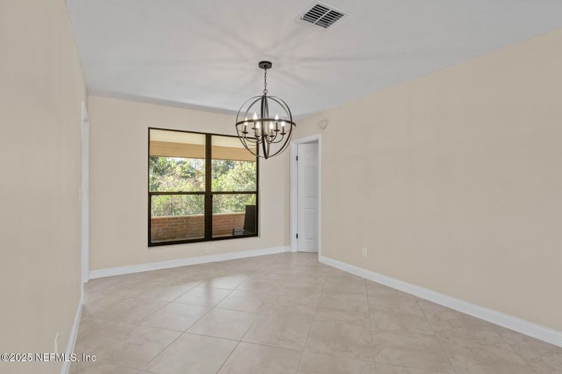 560 Los Palmas Dr, Fleming Island, FL 32003