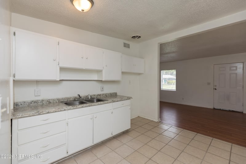 5601 Pansy Ln, Jacksonville, FL 32209