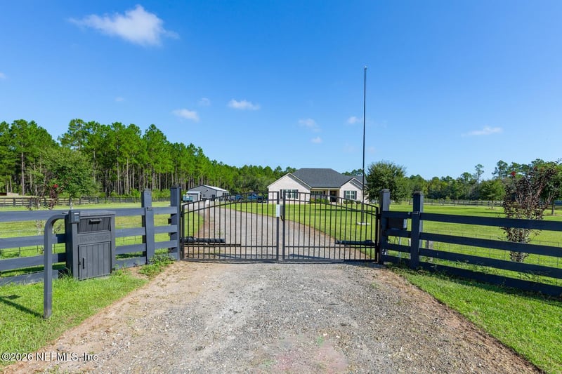 56057 Griffin Rd, Callahan, FL 32011