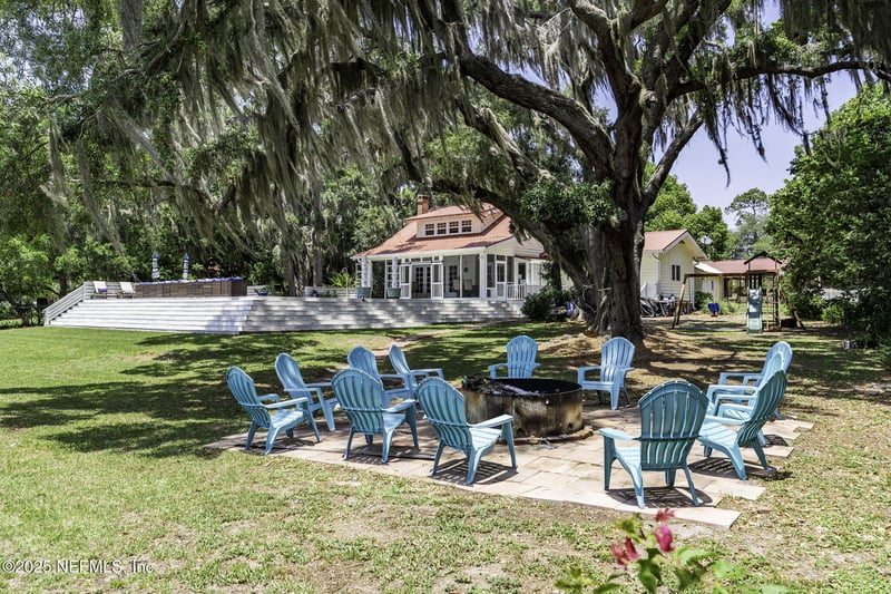 561 SE Lakeview Dr, Keystone Heights, FL 32656