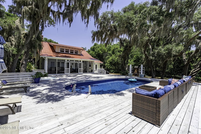 561 SE Lakeview Dr, Keystone Heights, FL 32656