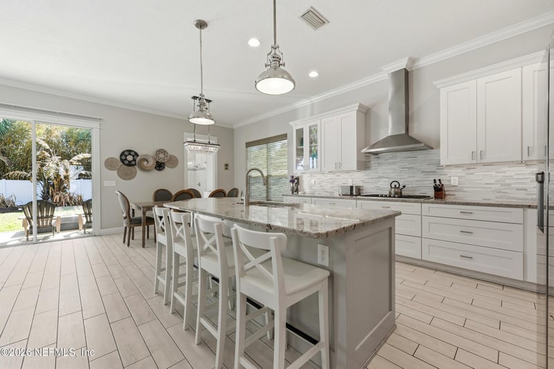 562 14th Ave S, Jacksonville Beach, FL 32250