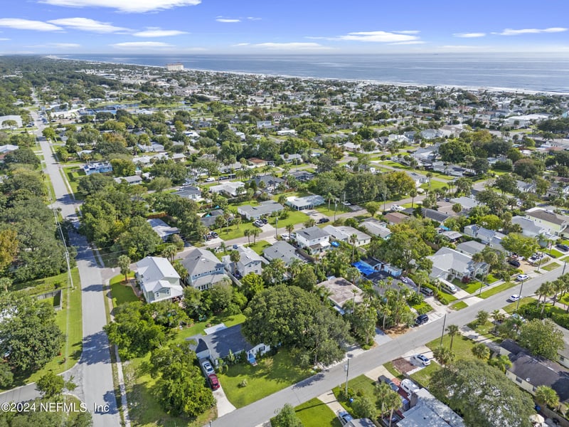 565 Lora St, Neptune Beach, FL 32266
