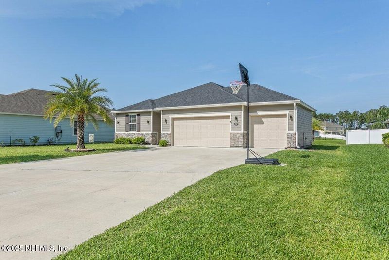 567 Flach Dr, St Johns, FL 32259