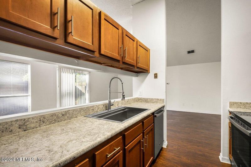 5676 Bryner Dr, Jacksonville, FL 32244
